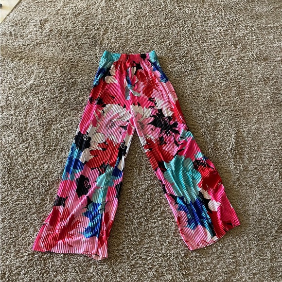 Colorful Floral Set - Picture 3 of 3